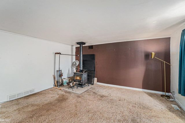 470 Michelson Rd, Houghton Lake, MI 48629