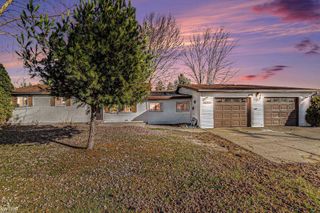 470 Michelson Rd, Houghton Lake, MI 48629