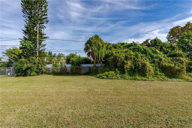 2100 55th TER SW, Naples, FL 34116