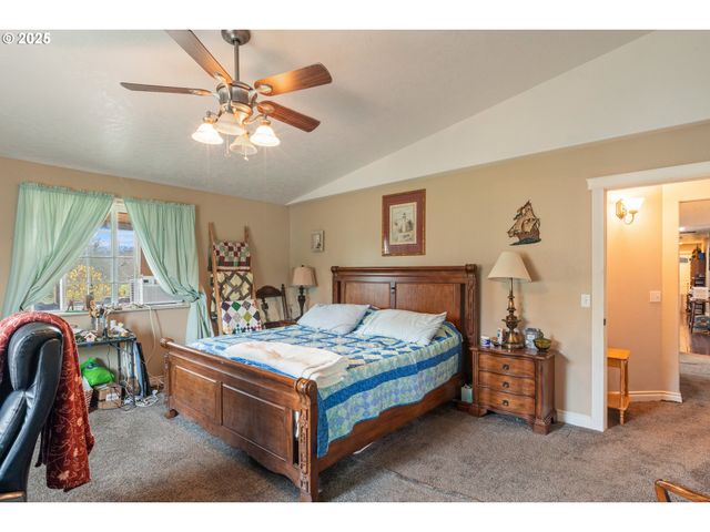 1907 W DUKE Rd, Sutherlin, OR 97479