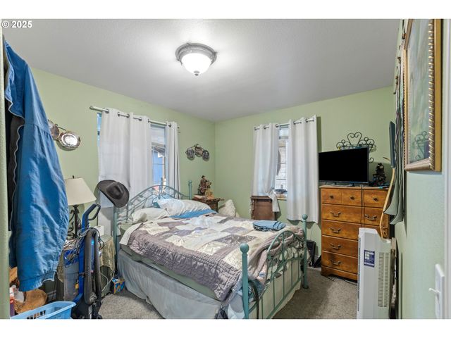 1907 W DUKE Rd, Sutherlin, OR 97479