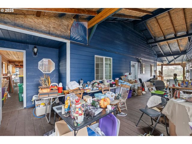 1907 W DUKE Rd, Sutherlin, OR 97479