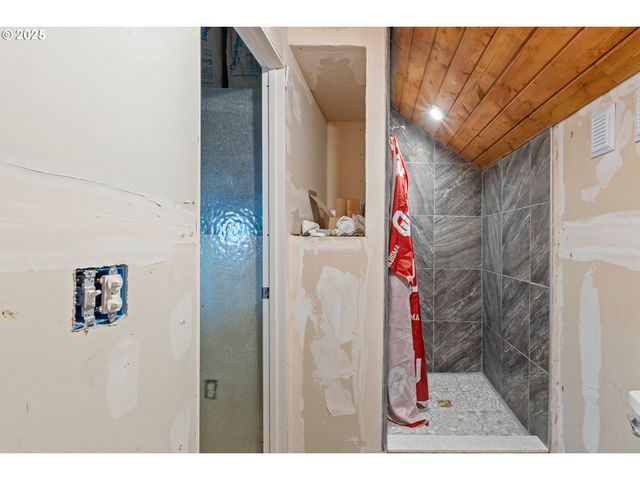 1907 W DUKE Rd, Sutherlin, OR 97479