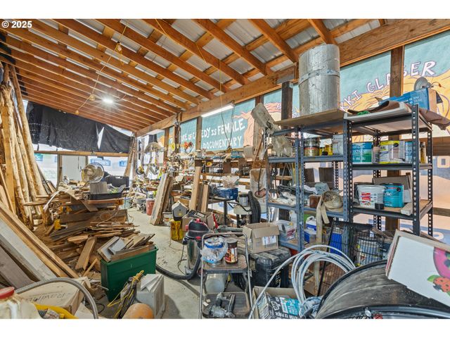 1907 W DUKE Rd, Sutherlin, OR 97479