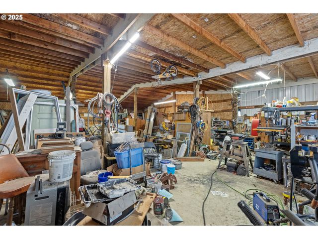 1907 W DUKE Rd, Sutherlin, OR 97479