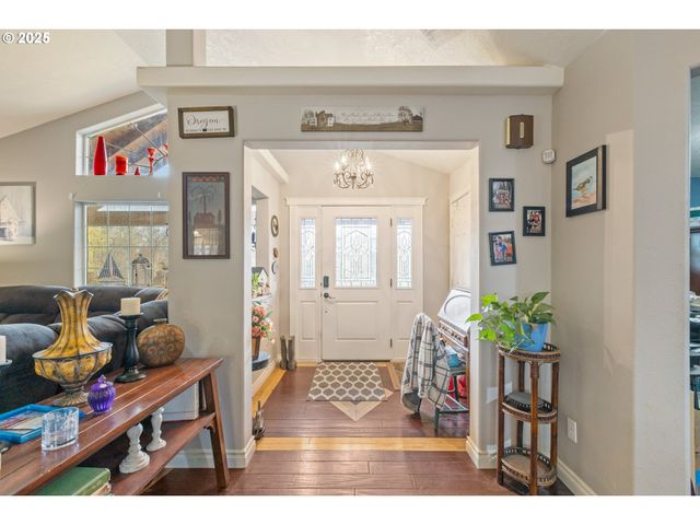 1907 W DUKE Rd, Sutherlin, OR 97479