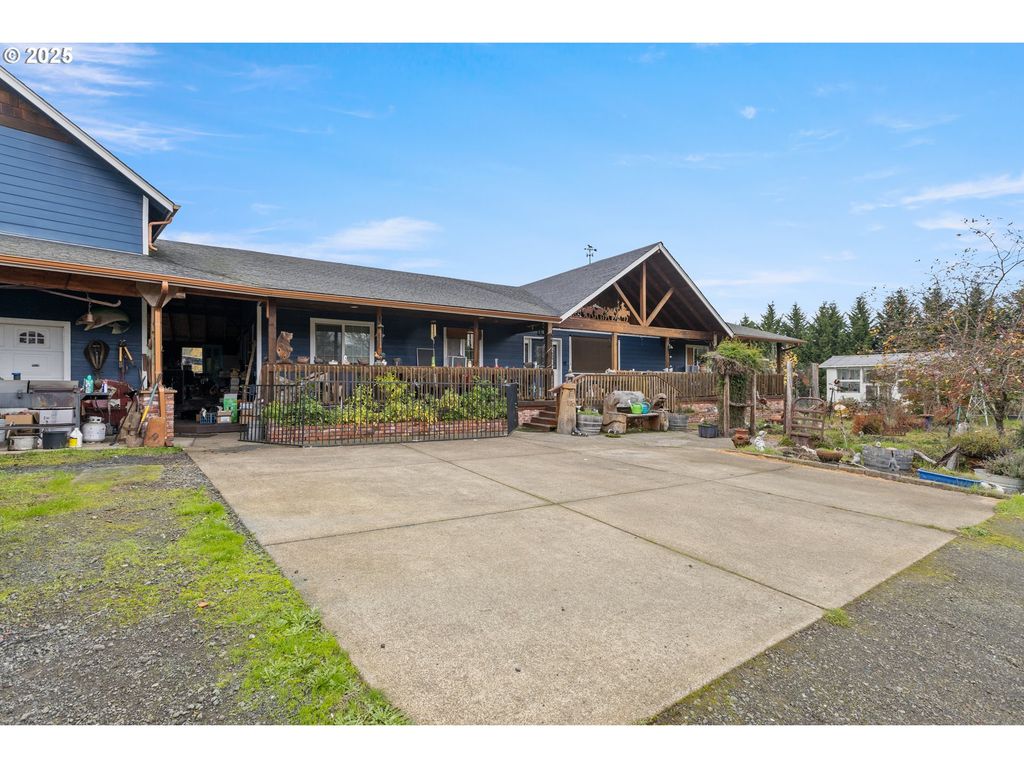 1907 W DUKE Rd, Sutherlin, OR 97479