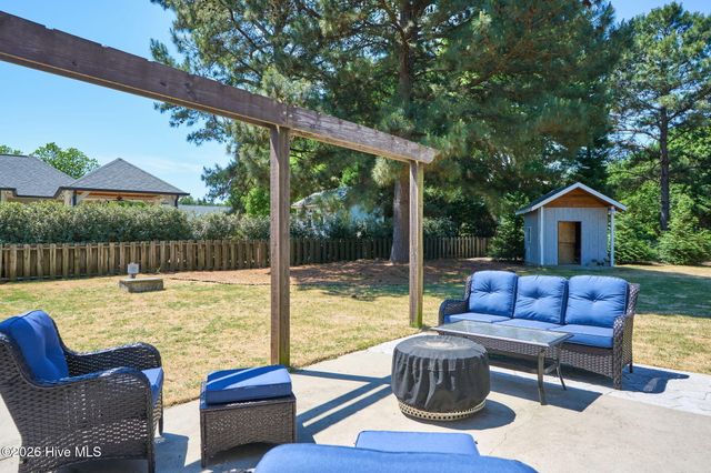 39 Winding Trail, Whispering Pines, NC 28327