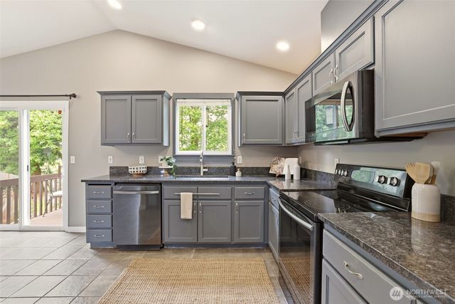 20112 44th Drive NE, Arlington, WA 98223