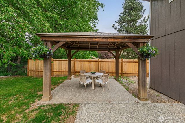 20112 44th Drive NE, Arlington, WA 98223