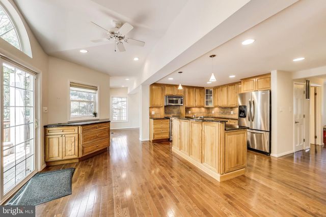 1337 CROCKETT LN, Silver Spring, MD 20904