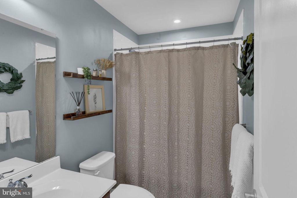 Image 23 of property listing at 1103 UTLEY ALY, Phoenixville, PA 19460