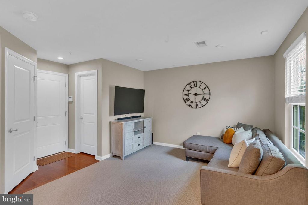 Image 4 of property listing at 1103 UTLEY ALY, Phoenixville, PA 19460