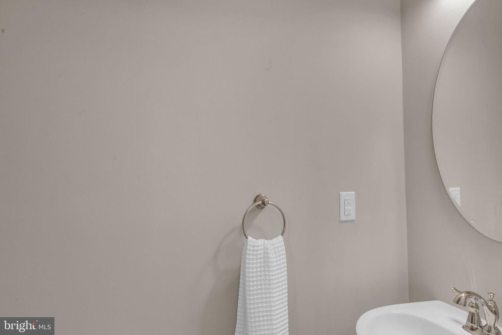 Image 6 of property listing at 1103 UTLEY ALY, Phoenixville, PA 19460