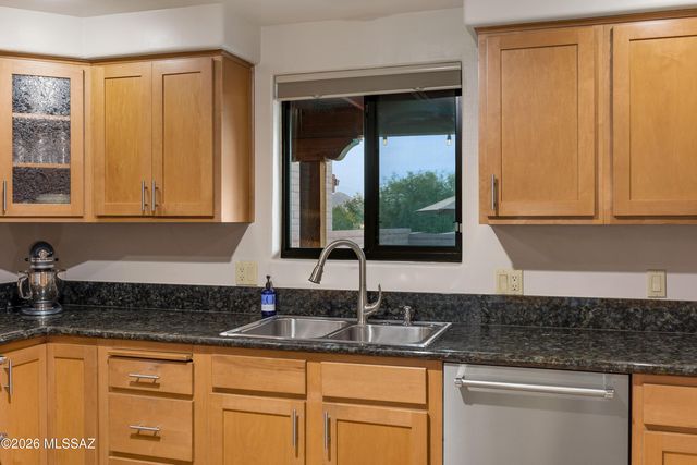 530 W Camino Fairhaven, Oro Valley, AZ 85704