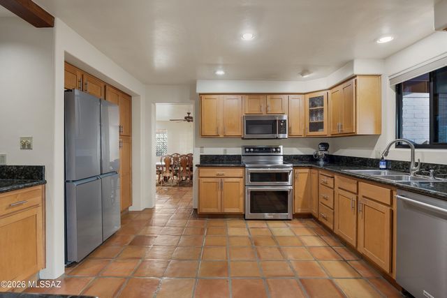 530 W Camino Fairhaven, Oro Valley, AZ 85704