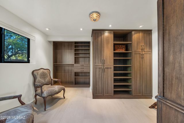 530 W Camino Fairhaven, Oro Valley, AZ 85704