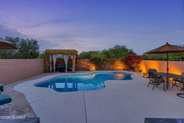 530 W Camino Fairhaven, Oro Valley, AZ 85704