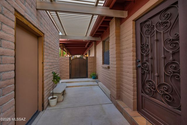 530 W Camino Fairhaven, Oro Valley, AZ 85704