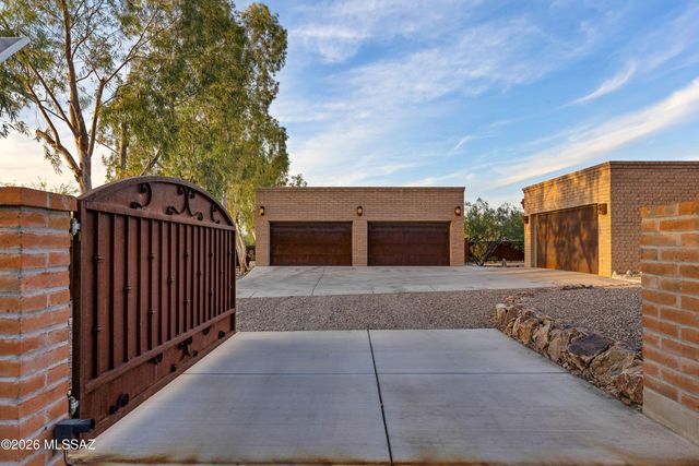 530 W Camino Fairhaven, Oro Valley, AZ 85704