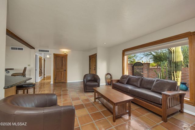 530 W Camino Fairhaven, Oro Valley, AZ 85704