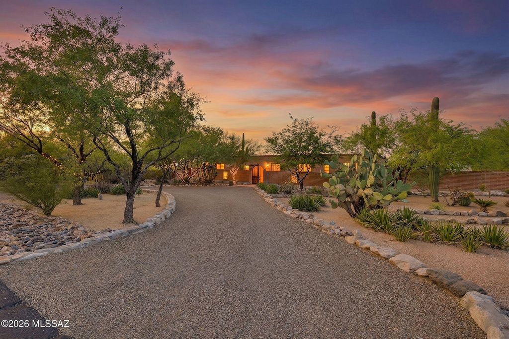 530 W Camino Fairhaven, Oro Valley, AZ 85704