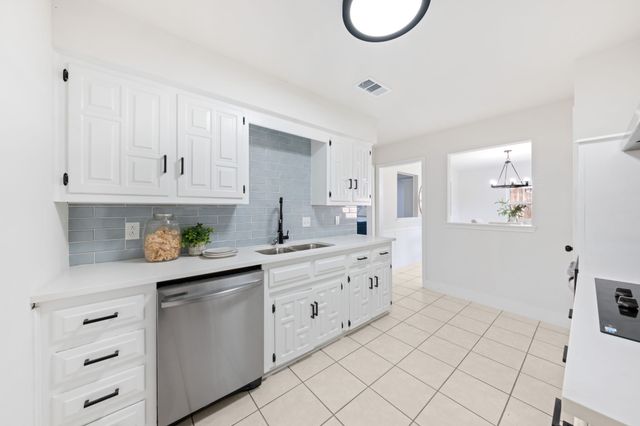 3802 Roan Circle, Garland, TX 75043