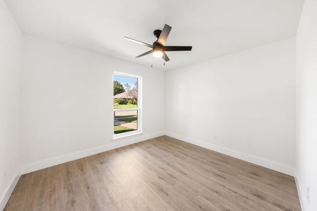 3802 Roan Circle, Garland, TX 75043