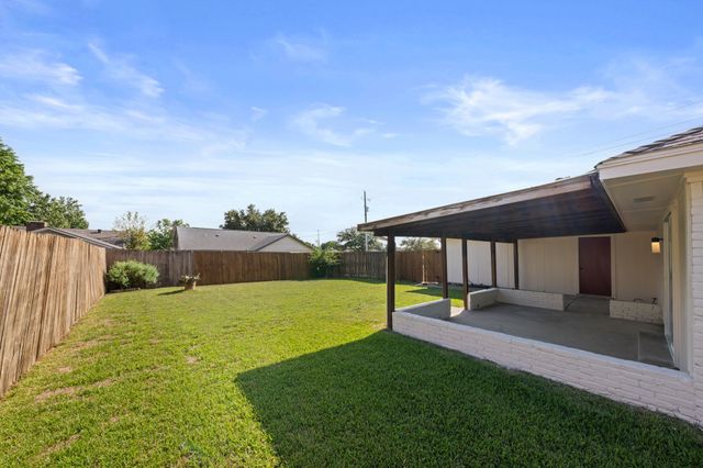 3802 Roan Circle, Garland, TX 75043