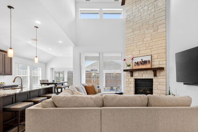 105 Verbena Ridge Drive, Fort Worth, TX 76131