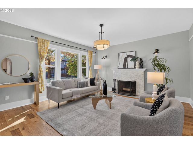 1915 Se 38TH Ave, Portland, OR 97214