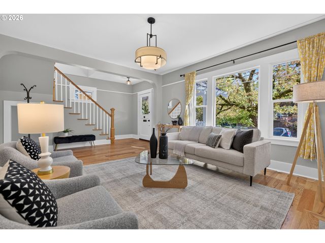 1915 Se 38TH Ave, Portland, OR 97214
