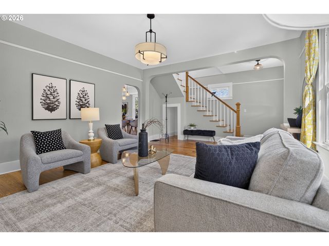 1915 Se 38TH Ave, Portland, OR 97214