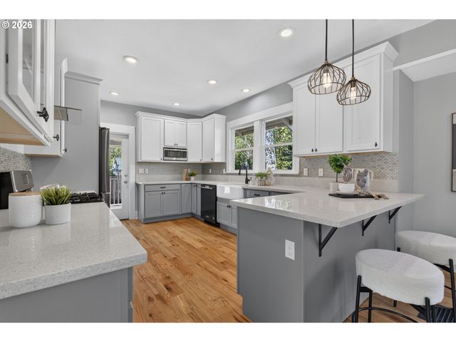1915 Se 38TH Ave, Portland, OR 97214