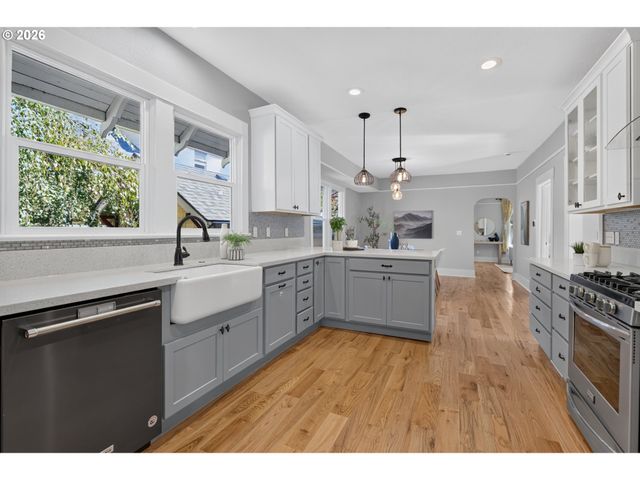 1915 Se 38TH Ave, Portland, OR 97214