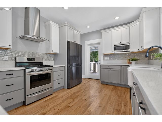 1915 Se 38TH Ave, Portland, OR 97214