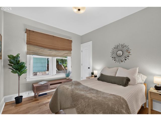 1915 Se 38TH Ave, Portland, OR 97214