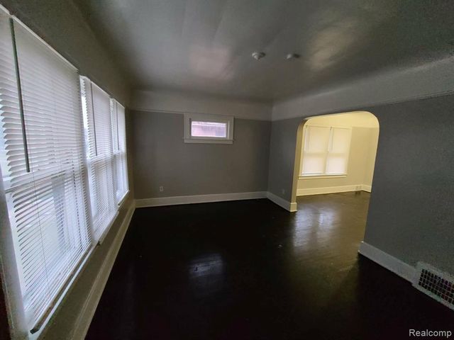14434 Mettetal Street, Detroit, MI 48227