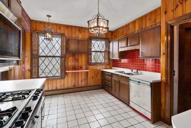 1148 Boylston, Brookline, MA 02467