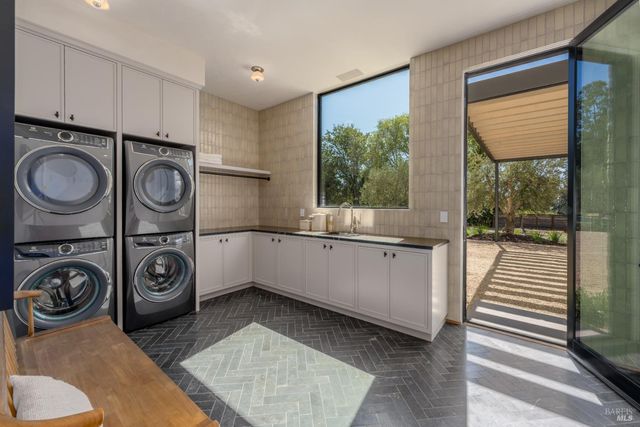 1438 Ridge Valley Rd, Sonoma, CA 95476