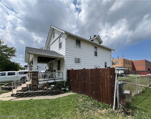 1891 E 33rd Street, Lorain, OH 44055