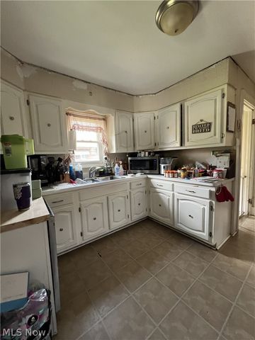 1891 E 33rd Street, Lorain, OH 44055