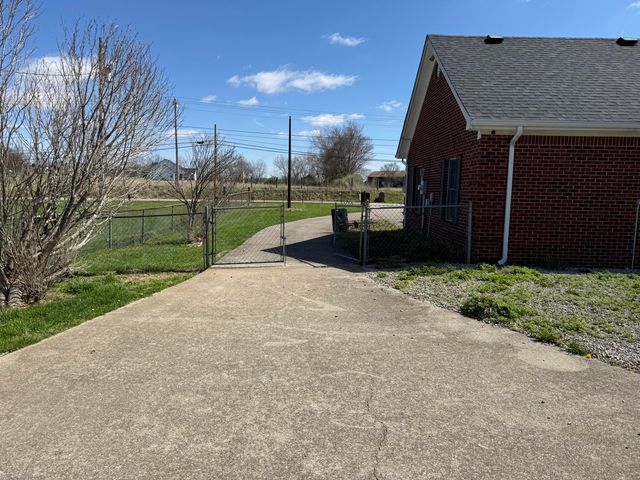 123 Dreyfus Road, Berea, KY 40403