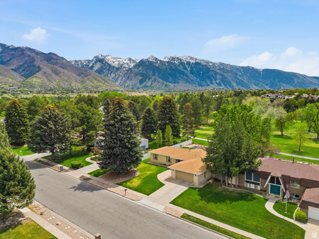 2508 E ROBIDOUX RD, Sandy, UT 84093