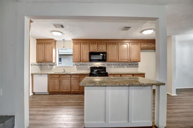17119 Bougainvilla Lane, Friendswood, TX 77546