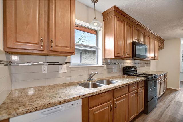 17119 Bougainvilla Lane, Friendswood, TX 77546