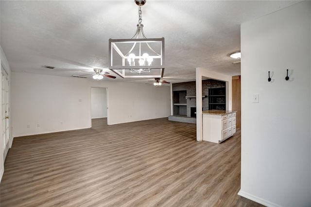 17119 Bougainvilla Lane, Friendswood, TX 77546