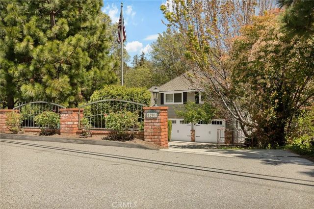 1201 Voltaire, Lake Arrowhead, CA 92352