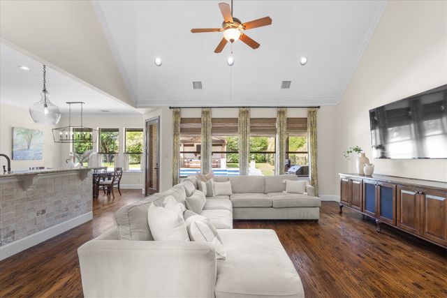 3225 Clubview Drive, Denton, TX 76226