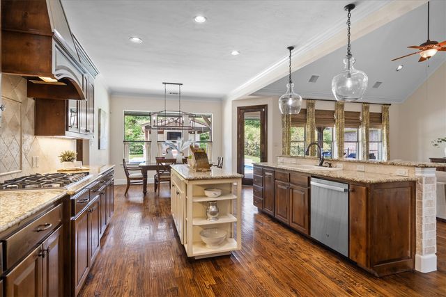 3225 Clubview Drive, Denton, TX 76226